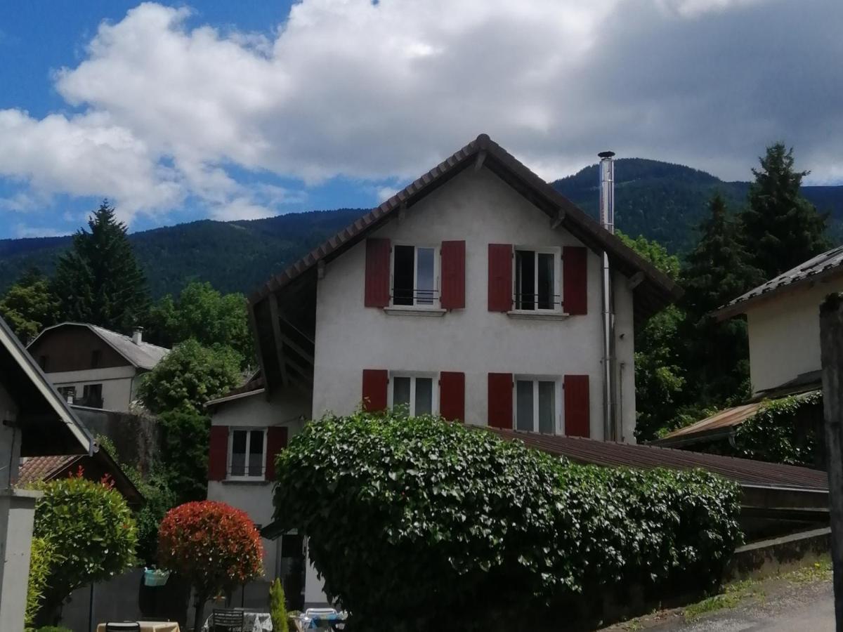 Gite Redrooster Home - 160M2, 4 Ch, 2 Sdb, Fibre, Parking, Sauna, Bain A Remous Theys Eksteriør bilde