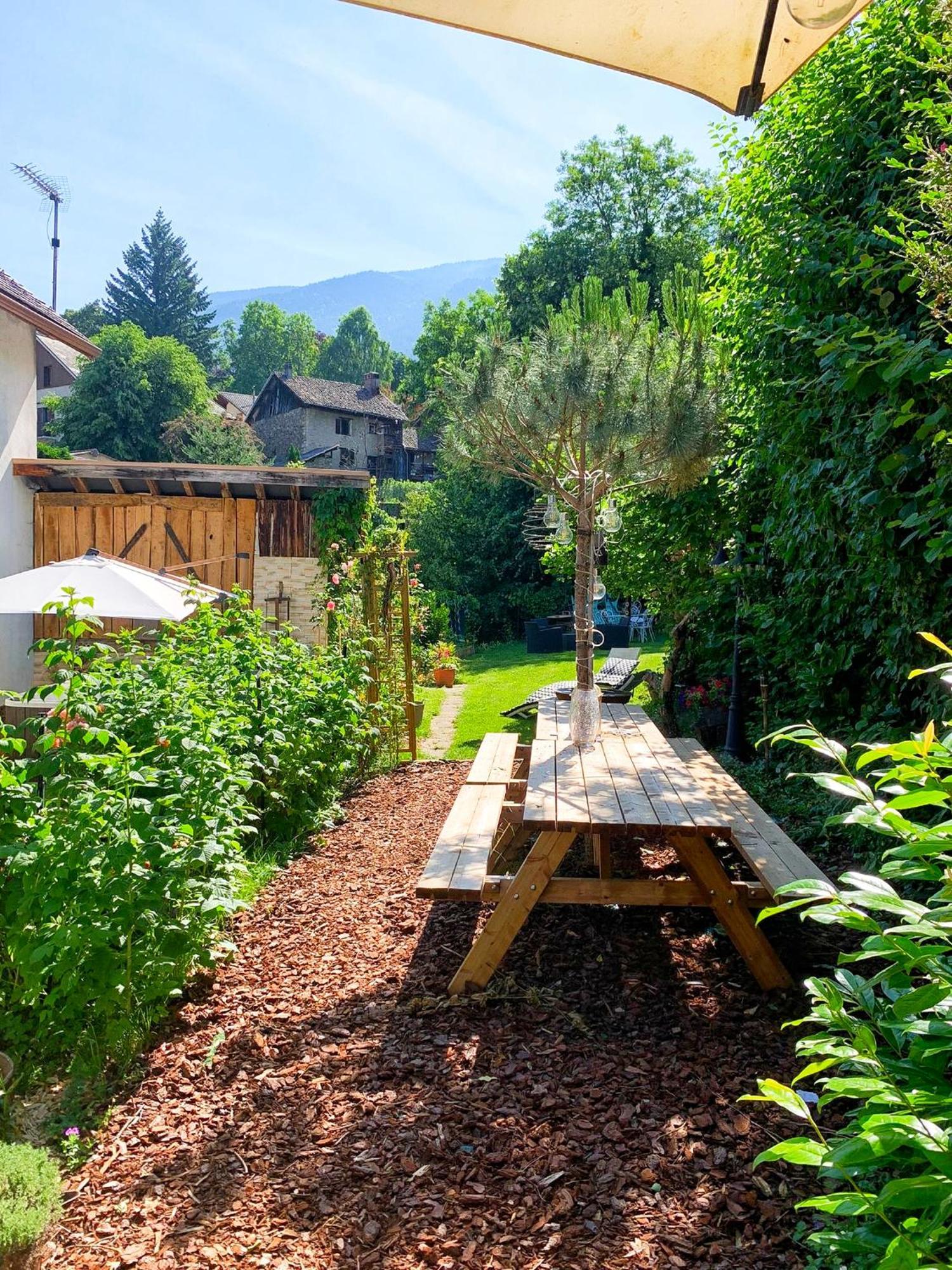 Gite Redrooster Home - 160M2, 4 Ch, 2 Sdb, Fibre, Parking, Sauna, Bain A Remous Theys Eksteriør bilde